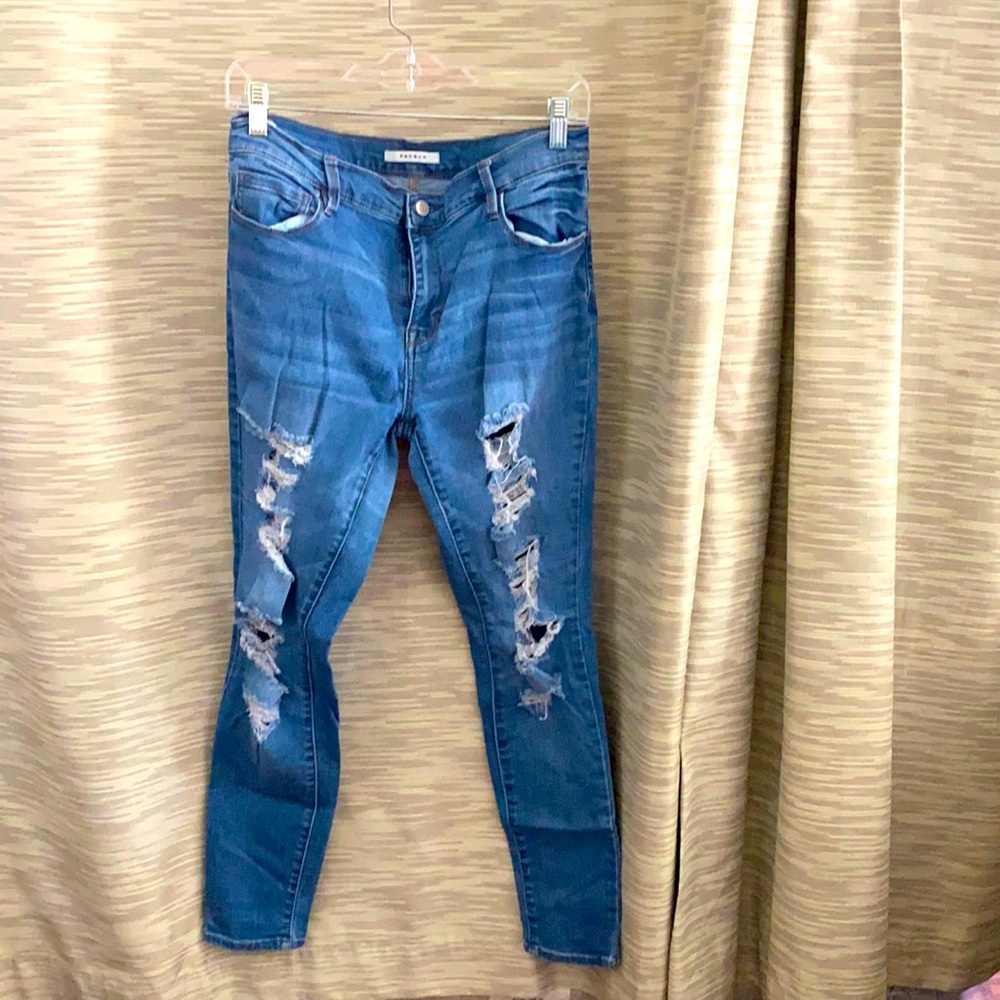 Ripped jeggings